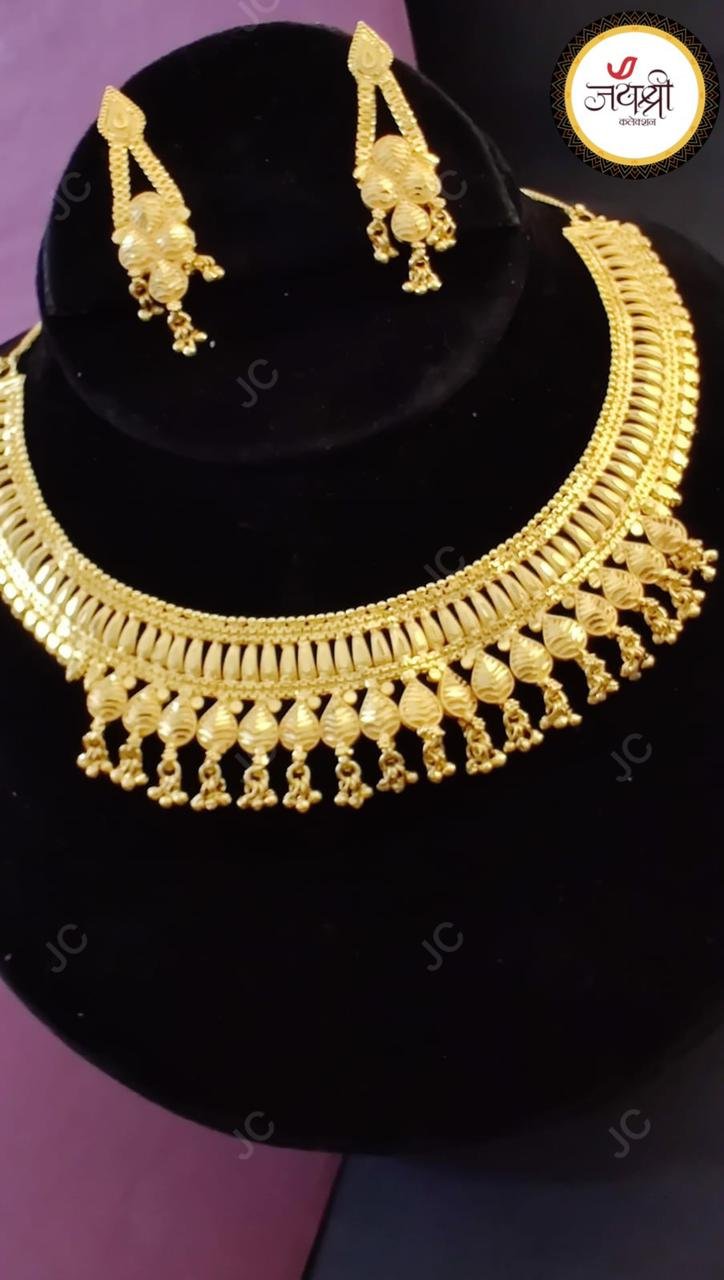 Buy Designer Alloy Gold Plated Forming Jewellery Online | Sukkhi -  Sukkhi.com